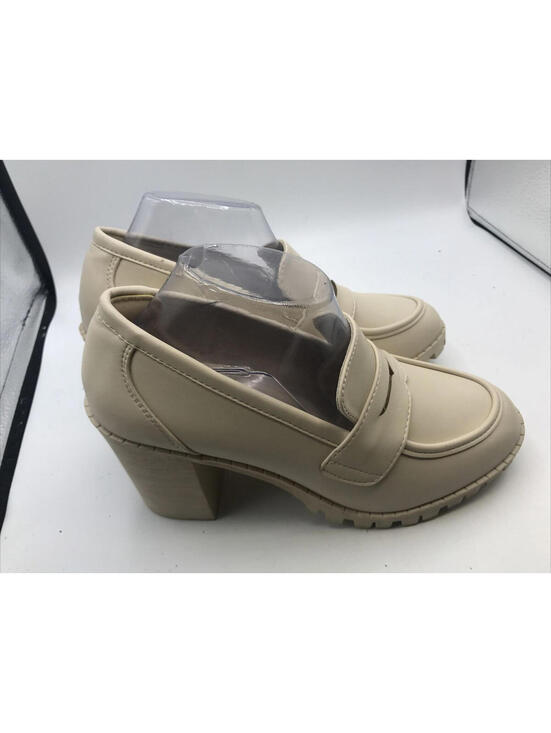 Shoes - Forever Penny Loafers Women Size 10 Beige Rounded Toe Slip On Chunky Heel